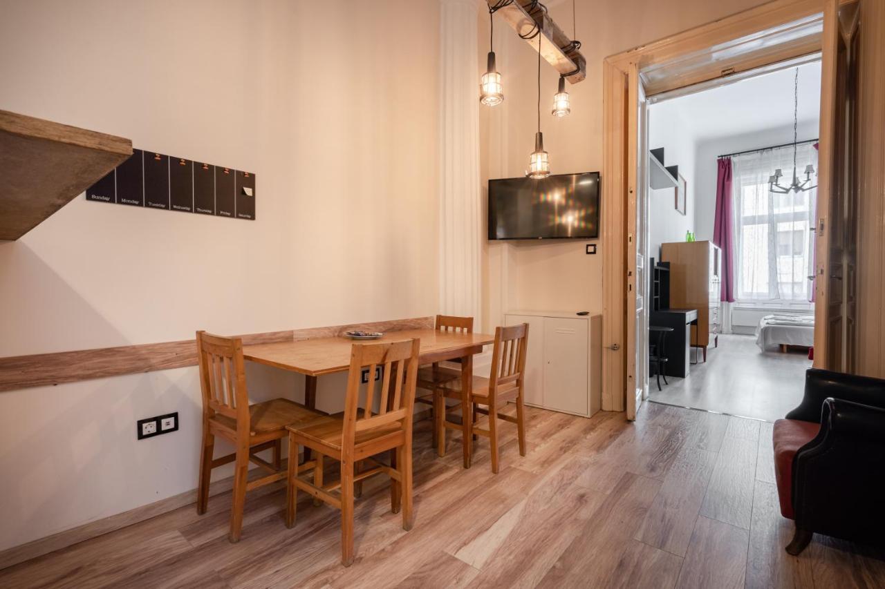 Retro Rebel Mode Apartment بودابست المظهر الخارجي الصورة